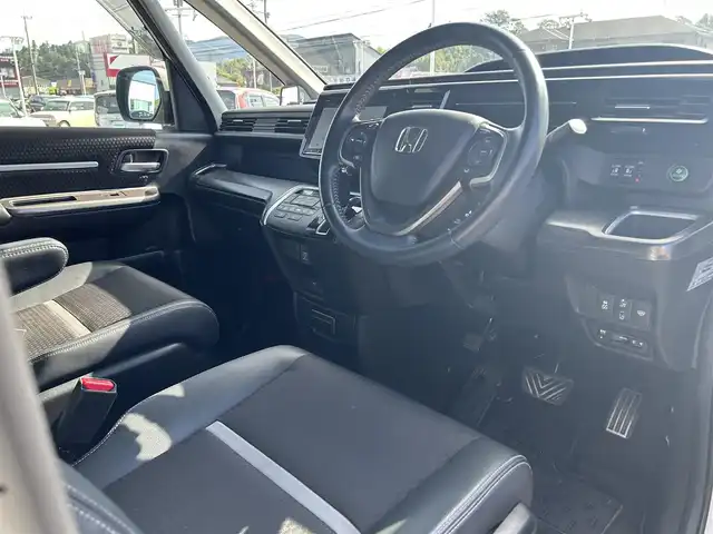 ホンダ ステップワゴン スパーダ クルスピセンシング 鹿児島県 2019(令1)年 6.9万km パール ホンダセンシング/純正ナビ/（Bluetooth/フルセグTV/CD/DVD/HDMI）/バックカメラ/両側パワースライドドア/レーダークルーズコントロール/LEDヘッドライト/ハーフレザーシート/前席シートヒーター/純正16インチアルミホイール/USB/スマートキー/ETC