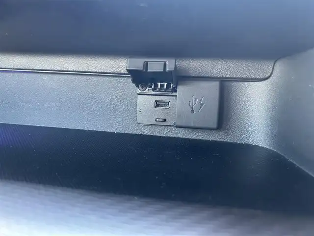 ホンダ ステップワゴン スパーダ クルスピセンシング 鹿児島県 2019(令1)年 6.9万km パール ホンダセンシング/純正ナビ/（Bluetooth/フルセグTV/CD/DVD/HDMI）/バックカメラ/両側パワースライドドア/レーダークルーズコントロール/LEDヘッドライト/ハーフレザーシート/前席シートヒーター/純正16インチアルミホイール/USB/スマートキー/ETC