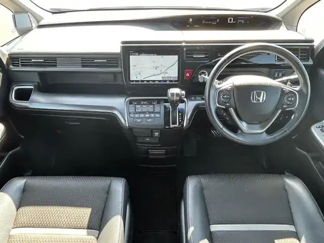 ホンダ ステップワゴン スパーダ クルスピセンシング 鹿児島県 2019(令1)年 6.9万km パール ホンダセンシング/純正ナビ/（Bluetooth/フルセグTV/CD/DVD/HDMI）/バックカメラ/両側パワースライドドア/レーダークルーズコントロール/LEDヘッドライト/ハーフレザーシート/前席シートヒーター/純正16インチアルミホイール/USB/スマートキー/ETC