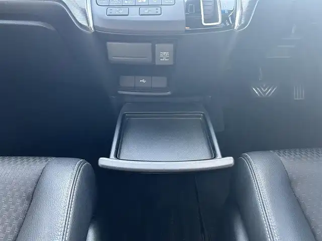 ホンダ ステップワゴン スパーダ クルスピセンシング 鹿児島県 2019(令1)年 6.9万km パール ホンダセンシング/純正ナビ/（Bluetooth/フルセグTV/CD/DVD/HDMI）/バックカメラ/両側パワースライドドア/レーダークルーズコントロール/LEDヘッドライト/ハーフレザーシート/前席シートヒーター/純正16インチアルミホイール/USB/スマートキー/ETC