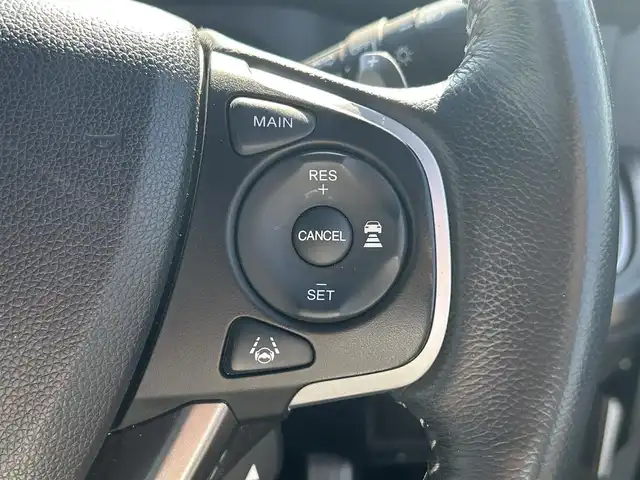 ホンダ ステップワゴン スパーダ クルスピセンシング 鹿児島県 2019(令1)年 6.9万km パール ホンダセンシング/純正ナビ/（Bluetooth/フルセグTV/CD/DVD/HDMI）/バックカメラ/両側パワースライドドア/レーダークルーズコントロール/LEDヘッドライト/ハーフレザーシート/前席シートヒーター/純正16インチアルミホイール/USB/スマートキー/ETC