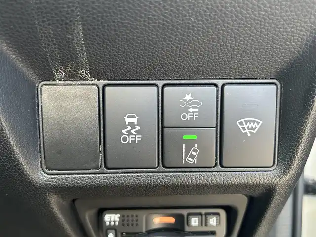 ホンダ ステップワゴン スパーダ クルスピセンシング 鹿児島県 2019(令1)年 6.9万km パール ホンダセンシング/純正ナビ/（Bluetooth/フルセグTV/CD/DVD/HDMI）/バックカメラ/両側パワースライドドア/レーダークルーズコントロール/LEDヘッドライト/ハーフレザーシート/前席シートヒーター/純正16インチアルミホイール/USB/スマートキー/ETC