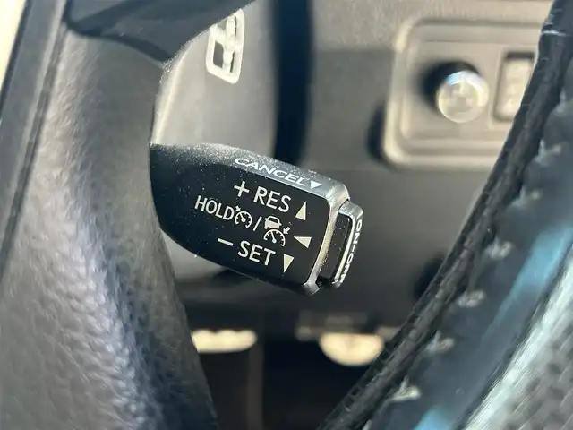 トヨタ ランドクルーザー プラド TX Lパッケージ 大阪府 2017(平29)年 8.6万km ブラック 【メーカーオプション】/チルト＆スライド電動ムーンルーフ（挟み込み防止機能付き）/【主要装備】/RAYS　17インチアルミホイール/BOSEスピーカー/KENWOODナビ/・バックカメラ　/・フルセグテレビ/・CD/DVD/・AM/FM/BT/デジタルインナーミラー（後付け）/本革シート/・パワーシート（運転席/助手席）/・シートヒーター/エアシート（運転席/助手席）/革巻きステアリング/・ステアリングスイッチ/LEDヘッドライト/フロントフォグランプ/【安全装備】/トヨタセーフティーセンス/・プリクラッシュセーフティ(歩行者[昼]検知機能付衝突回避支援タイプ/ミリ波レーダー+単眼カメラ方式)/・レーンディパーチャーアラート/・オートマチックハイビーム/・レーダークルーズコントロール(ブレーキ制御付)/SRSエアバッグ（ダブル+サイド+カーテン）/【その他装備・備品】/ETC/前後ドライブレコーダー/OBD　GUARD/保証書/取扱説明書/・記録簿（R７/R6/R5）