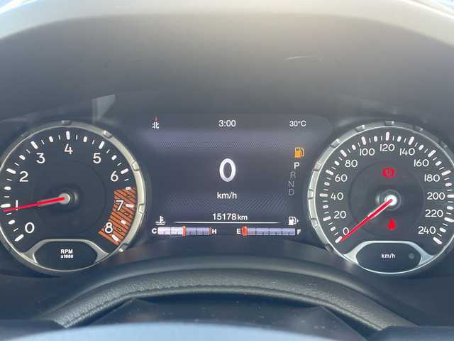 クライスラー・ジープ ジープ レネゲード リミテッド 沖縄県 2023(令5)年 1.6万km グレー メーカーオプションナビ　/オーディオ（Bluetooth、USB）/ブラックレザーシート　/シートヒーター　/ビルトインＥＴＣ　/スマートキー　/バックカメラ　/運転席パワーシート/コーナーセンサー/ステアリングスイッチ