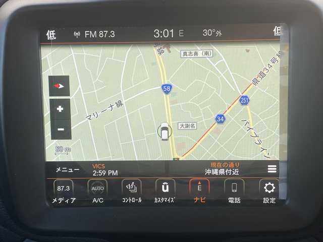 クライスラー・ジープ ジープ レネゲード リミテッド 沖縄県 2023(令5)年 1.6万km グレー メーカーオプションナビ　/オーディオ（Bluetooth、USB）/ブラックレザーシート　/シートヒーター　/ビルトインＥＴＣ　/スマートキー　/バックカメラ　/運転席パワーシート/コーナーセンサー/ステアリングスイッチ