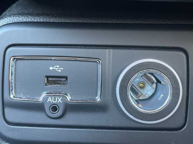 クライスラー・ジープ ジープ レネゲード リミテッド 沖縄県 2023(令5)年 1.6万km グレー メーカーオプションナビ　/オーディオ（Bluetooth、USB）/ブラックレザーシート　/シートヒーター　/ビルトインＥＴＣ　/スマートキー　/バックカメラ　/運転席パワーシート/コーナーセンサー/ステアリングスイッチ