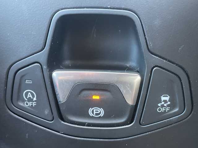 クライスラー・ジープ ジープ レネゲード リミテッド 沖縄県 2023(令5)年 1.6万km グレー メーカーオプションナビ　/オーディオ（Bluetooth、USB）/ブラックレザーシート　/シートヒーター　/ビルトインＥＴＣ　/スマートキー　/バックカメラ　/運転席パワーシート/コーナーセンサー/ステアリングスイッチ