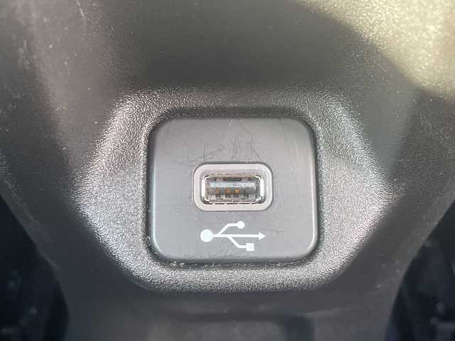 クライスラー・ジープ ジープ レネゲード リミテッド 沖縄県 2023(令5)年 1.6万km グレー メーカーオプションナビ　/オーディオ（Bluetooth、USB）/ブラックレザーシート　/シートヒーター　/ビルトインＥＴＣ　/スマートキー　/バックカメラ　/運転席パワーシート/コーナーセンサー/ステアリングスイッチ