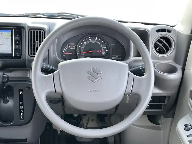 スズキ エブリイ JOIN 熊本県 2023(令5)年 2万km クールカーキPM 社外ナビ/・ＡＭ／ＦＭ／ＣＤ／ＤＶＤ／ＳＤ／ＢＴ／フルセグＴＶ/・バックカメラ/衝突軽減ブレーキ/車線逸脱警報/パーキングセンサー/前後ドライブレコーダー/ＥＴＣ/アイドリングストップ/オーバーヘッドコンソール/オートライト/電格ミラー/純正ラバーマット/純正ドアバイザー/リモコンキー