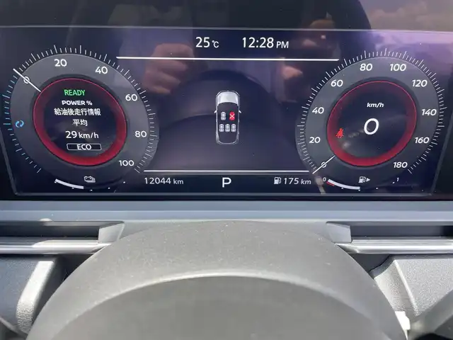 日産 オーラ G レザーエディション 茨城県 2022(令4)年 1.2万km ピュアホワイトパール 純正ナビ/【AM・FM・TV・BT・USB】/プロパイロット/レーダークルコン/ETC2.0/全方位カメラ/前後コーナーセンサー/ワイヤレス充電/ステリモ/ブレーキホールド/インテリジェントルームミラー/純正フロアマット/社外アルミホイール/オートライト/オートハイビーム/Fフォグ/LEDライト/ハンドル支援