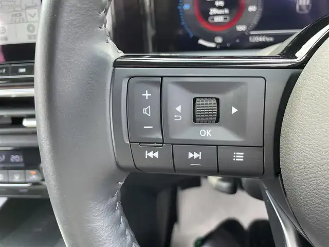 日産 オーラ G レザーエディション 茨城県 2022(令4)年 1.2万km ピュアホワイトパール 純正ナビ/【AM・FM・TV・BT・USB】/プロパイロット/レーダークルコン/ETC2.0/全方位カメラ/前後コーナーセンサー/ワイヤレス充電/ステリモ/ブレーキホールド/インテリジェントルームミラー/純正フロアマット/社外アルミホイール/オートライト/オートハイビーム/Fフォグ/LEDライト/ハンドル支援