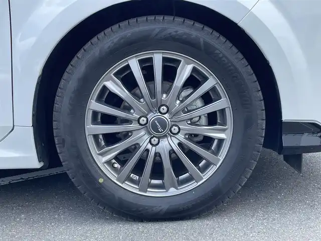 日産 オーラ G レザーエディション 茨城県 2022(令4)年 1.2万km ピュアホワイトパール 純正ナビ/【AM・FM・TV・BT・USB】/プロパイロット/レーダークルコン/ETC2.0/全方位カメラ/前後コーナーセンサー/ワイヤレス充電/ステリモ/ブレーキホールド/インテリジェントルームミラー/純正フロアマット/社外アルミホイール/オートライト/オートハイビーム/Fフォグ/LEDライト/ハンドル支援