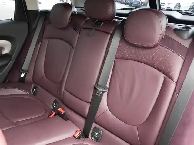 ＭＩＮＩ ミニ クラブマン クーパー S 静岡県 2015(平27)年 5.2万km メルティングシルバーM 純正ナビBluetoothAUX USB/バックカメラ/ハーフレザーシート シートヒーター /前席パワーシート運転席メモリー機能/コンフォートアクセス/MINI ドライビングMODE/Rパークディスタンス/18インチブラックアロイホイール/クルーズコントロール/レインセンサー /ミラー一体型ETC/リヤガラスフィルム施工