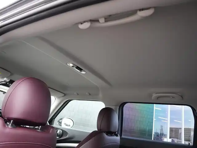 ＭＩＮＩ ミニ クラブマン クーパー S 静岡県 2015(平27)年 5.2万km メルティングシルバーM 純正ナビBluetoothAUX USB/バックカメラ/ハーフレザーシート シートヒーター /前席パワーシート運転席メモリー機能/コンフォートアクセス/MINI ドライビングMODE/Rパークディスタンス/18インチブラックアロイホイール/クルーズコントロール/レインセンサー /ミラー一体型ETC/リヤガラスフィルム施工