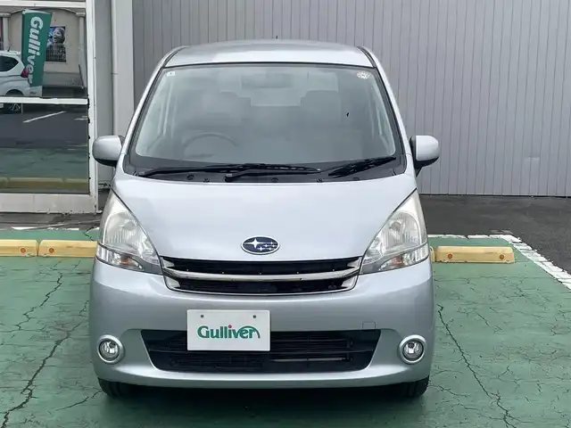 スバル ステラ L 埼玉県 2012(平24)年 6万km ブライトシルバーメタリック 新車時保証書/取扱説明書/純正インテグレートCDプレーヤー/　（CD/ラジオ/AUX端子）/ヘッドライトレベライザー/アイドリングストップ/エコモードスイッチ/オートエアコン/純正フロアマット/純正サイドバイザー/タイヤサイズ　　155/65/R14