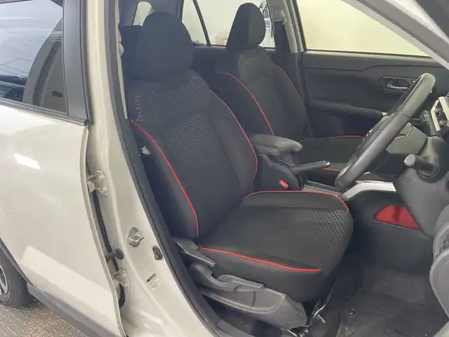 トヨタ ライズ Z 栃木県 2020(令2)年 6.9万km ブラックマイカメタリック/シャイニングホワイトパール ターボ/ワンオーナー/ディスプレイオーディオ/全方位カメラ/スマートアシスト/・衝突回避ブレーキ機能/・車線逸脱抑制制御機能/・ふらつき警報/・全車速追従機能付きACC/・標識認識機能/前後コーナーセンサー/ビルトインETC/シートヒーター/禁煙車/オートライト/LEDヘッドライト/横滑り防止装置/フォグランプ/スマートキー/プッシュスタート/アイドリングストップ/ステアリングスイッチ/革巻きステアリング/ウィンカーミラー/電動格納ミラー/純正17インチアルミホイール/社外AW付きスタッドレス積載/純正フロアマット