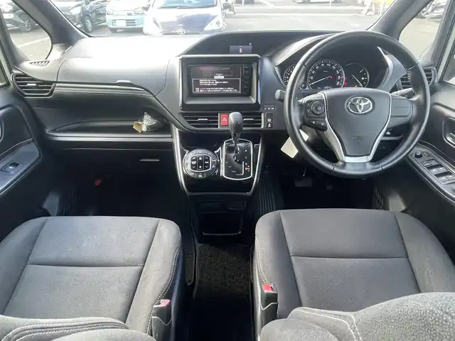 トヨタ エスクァイア Xi 島根県 2015(平27)年 1.3万km シルバーM 純正ＳＤナビ　/Ｂｌｕｅｔｏｏｔｈ/ワンセグTV　/バックカメラ　/ビルトインＥＴＣ　/ドライブレコーダー　/パワースライドドア　/オートライト/純正ＬＥＤライト/純正フロアマット　/純正アルミホイール　/取扱説明書　