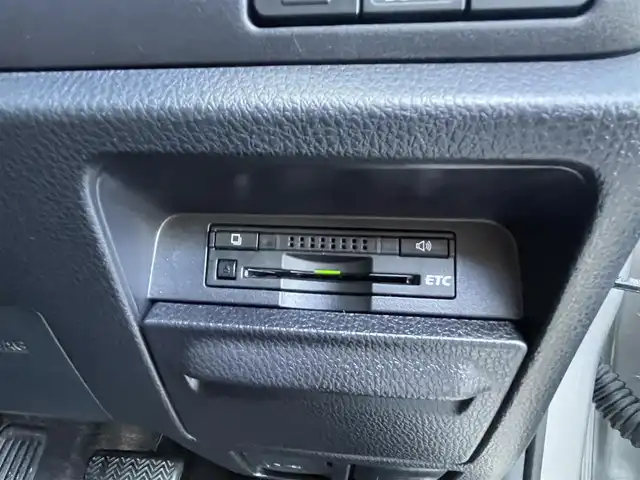 トヨタ エスクァイア Xi 島根県 2015(平27)年 1.3万km シルバーM 純正ＳＤナビ　/Ｂｌｕｅｔｏｏｔｈ/ワンセグTV　/バックカメラ　/ビルトインＥＴＣ　/ドライブレコーダー　/パワースライドドア　/オートライト/純正ＬＥＤライト/純正フロアマット　/純正アルミホイール　/取扱説明書　