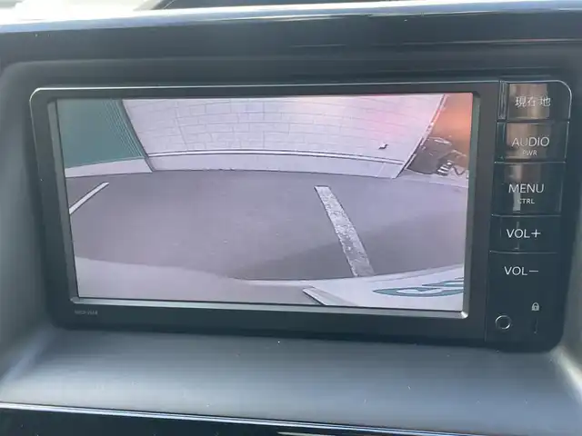 トヨタ エスクァイア Xi 島根県 2015(平27)年 1.3万km シルバーM 純正ＳＤナビ　/Ｂｌｕｅｔｏｏｔｈ/ワンセグTV　/バックカメラ　/ビルトインＥＴＣ　/ドライブレコーダー　/パワースライドドア　/オートライト/純正ＬＥＤライト/純正フロアマット　/純正アルミホイール　/取扱説明書　