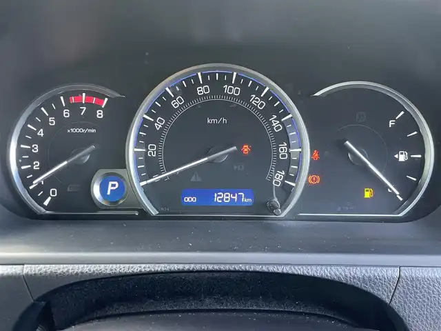 トヨタ エスクァイア Xi 島根県 2015(平27)年 1.3万km シルバーM 純正ＳＤナビ　/Ｂｌｕｅｔｏｏｔｈ/ワンセグTV　/バックカメラ　/ビルトインＥＴＣ　/ドライブレコーダー　/パワースライドドア　/オートライト/純正ＬＥＤライト/純正フロアマット　/純正アルミホイール　/取扱説明書　