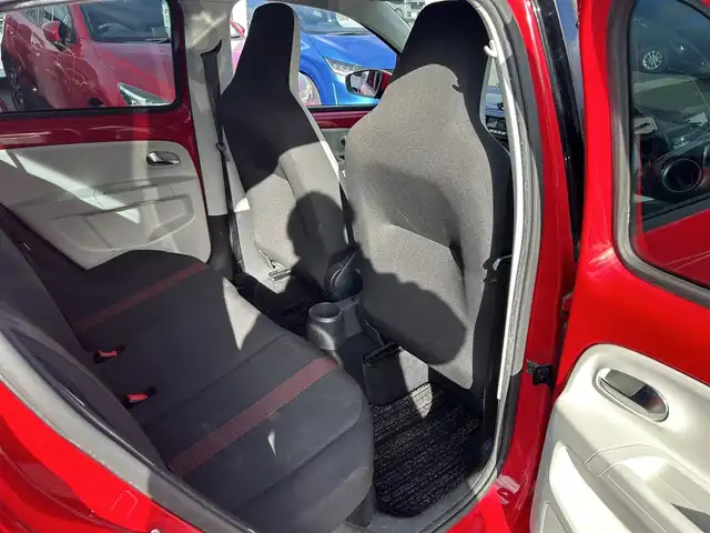 フォルクスワーゲン アップ！ ハイアップ！ 島根県 2017(平29)年 11.7万km トルネードレッド 登録時走行距離116161km/保証書/取扱説明書/シティエマージェンシィーブレーキ/ワンオーナー/純正オーディオ（BT/FM/AM)/前席シートヒーター/レベライザー/オートライト/純正フォグランプ/クルーズコントロール/純正フロアマット/純正15インチアルミ