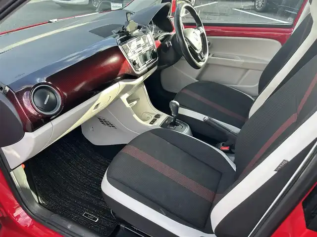 フォルクスワーゲン アップ！ ハイアップ！ 島根県 2017(平29)年 11.7万km トルネードレッド 登録時走行距離116161km/保証書/取扱説明書/シティエマージェンシィーブレーキ/ワンオーナー/純正オーディオ（BT/FM/AM)/前席シートヒーター/レベライザー/オートライト/純正フォグランプ/クルーズコントロール/純正フロアマット/純正15インチアルミ