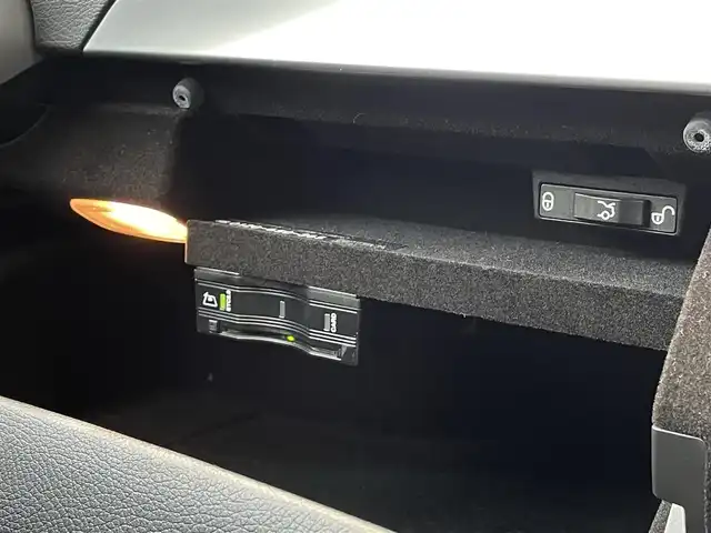 メルセデス・ベンツ Ｃ１８０ アバンギャルド AMGライン 三重県 2019(令1)年 4.7万km オブシディアンブラック ACC/レーダーセーフティパッケージ/ブラックレザーシート/シートヒーター/純正ナビ/バックカメラ/フルセグTV/Bluetooth/純正18インチアルミホイール/前席パワーシート/ETC/保証書/取扱説明書/スペアキー1本