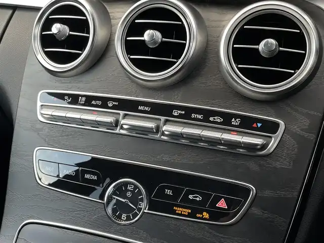 メルセデス・ベンツ Ｃ１８０ アバンギャルド AMGライン 三重県 2019(令1)年 4.7万km オブシディアンブラック ACC/レーダーセーフティパッケージ/ブラックレザーシート/シートヒーター/純正ナビ/バックカメラ/フルセグTV/Bluetooth/純正18インチアルミホイール/前席パワーシート/ETC/保証書/取扱説明書/スペアキー1本