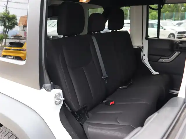 クライスラー・ジープ ジープ ラングラー アンリミテッド スポーツ 長野県 2018(平30)年 7.4万km 白 ワンオーナー/純正CDオーディオ/クルーズコントロール/サイドカメラ/TRAIL RUNNER17AW/アイドリングストップ/横滑り防止/キーレスキー