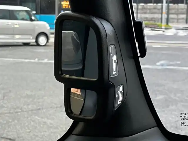 ホンダ Ｎ ＢＯＸ カスタム L 山口県 2022(令4)年 0.9万km クリスタルブラックパール メモリーナビ/フルセグTV/バックカメラ/純正14インチアルミホイール/ドアバイザー/左側パワースライドドア /フロントシートヒーター/LEDオートライト/LEDフォグランプ/アダプティブクルーズコントロール/プリクラッシュセーフティ/レーンキープアシスト/ETC/エンジンプッシュスタート