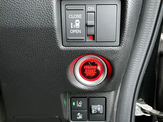 ホンダ Ｎ ＢＯＸ カスタム L 山口県 2022(令4)年 0.9万km クリスタルブラックパール メモリーナビ/フルセグTV/バックカメラ/純正14インチアルミホイール/ドアバイザー/左側パワースライドドア /フロントシートヒーター/LEDオートライト/LEDフォグランプ/アダプティブクルーズコントロール/プリクラッシュセーフティ/レーンキープアシスト/ETC/エンジンプッシュスタート