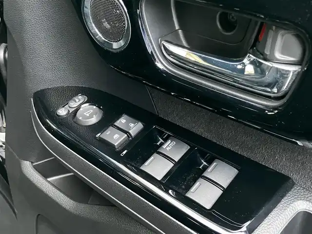 ホンダ Ｎ ＢＯＸ カスタム L 山口県 2022(令4)年 0.9万km クリスタルブラックパール メモリーナビ/フルセグTV/バックカメラ/純正14インチアルミホイール/ドアバイザー/左側パワースライドドア /フロントシートヒーター/LEDオートライト/LEDフォグランプ/アダプティブクルーズコントロール/プリクラッシュセーフティ/レーンキープアシスト/ETC/エンジンプッシュスタート