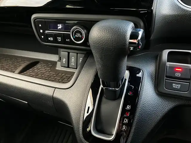 ホンダ Ｎ ＢＯＸ カスタム L 山口県 2022(令4)年 0.9万km クリスタルブラックパール メモリーナビ/フルセグTV/バックカメラ/純正14インチアルミホイール/ドアバイザー/左側パワースライドドア /フロントシートヒーター/LEDオートライト/LEDフォグランプ/アダプティブクルーズコントロール/プリクラッシュセーフティ/レーンキープアシスト/ETC/エンジンプッシュスタート