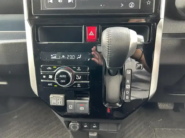 トヨタ ルーミー カスタムG－T 静岡県 2024(令6)年 1.4万km ブラックマイカメタリック ターボ車/純正ディスプレイオーディオ/(AM/FM/BT/AppleCarplay/Androidauto)/フルセグTV/全方位カメラ/バックカメラ/電動パーキングブレーキ/オートホールド/前席シートヒーター/両側パワースライドドア/レーダークルーズコントロール/前後型ドライブレコーダー/横滑り防止装置/衝突被害軽減システム/盗難防止装置/前後コーナーセンサー/ビルトインETC/プッシュスタート/スマートキー/スペアキー×1/LEDヘッドライト/純正15インチアルミホイール/純正フロアマット/取扱説明書