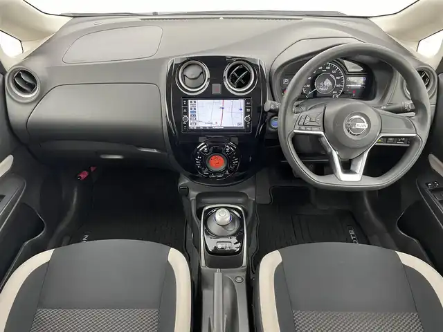 日産 ノート e－パワー X 富山県 2019(令1)年 2.7万km ブリリアントシルバー 純正ナビ（AM/FM/DVD/BT/フルセグ）/ドライブレコーダー/ETC/衝突被害軽減システム/レーンキープアシスト/コーナーセンサー/横滑り防止装置/アイドリングストップ/純正アルミホイール/純正フロアマット/オートLEDライト/ステアリングスイッチ/電動格納ミラー/スマートキー