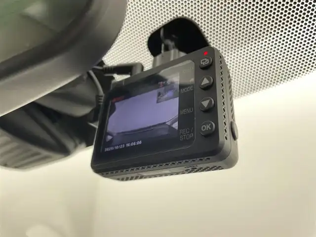 日産 ノート e－パワー X 富山県 2019(令1)年 2.7万km ブリリアントシルバー 純正ナビ（AM/FM/DVD/BT/フルセグ）/ドライブレコーダー/ETC/衝突被害軽減システム/レーンキープアシスト/コーナーセンサー/横滑り防止装置/アイドリングストップ/純正アルミホイール/純正フロアマット/オートLEDライト/ステアリングスイッチ/電動格納ミラー/スマートキー