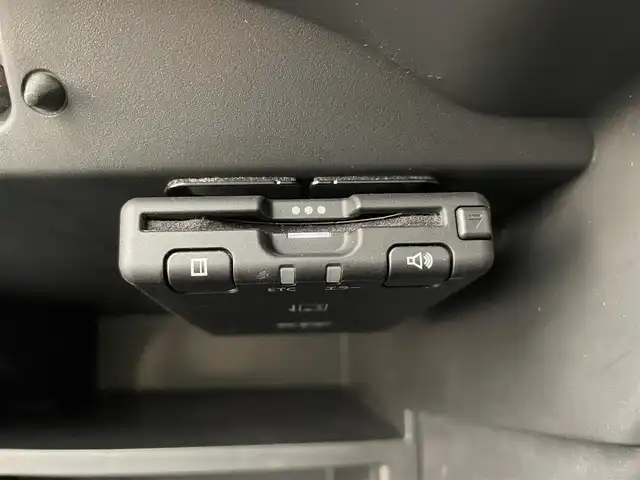 日産 ノート e－パワー X 富山県 2019(令1)年 2.7万km ブリリアントシルバー 純正ナビ（AM/FM/DVD/BT/フルセグ）/ドライブレコーダー/ETC/衝突被害軽減システム/レーンキープアシスト/コーナーセンサー/横滑り防止装置/アイドリングストップ/純正アルミホイール/純正フロアマット/オートLEDライト/ステアリングスイッチ/電動格納ミラー/スマートキー