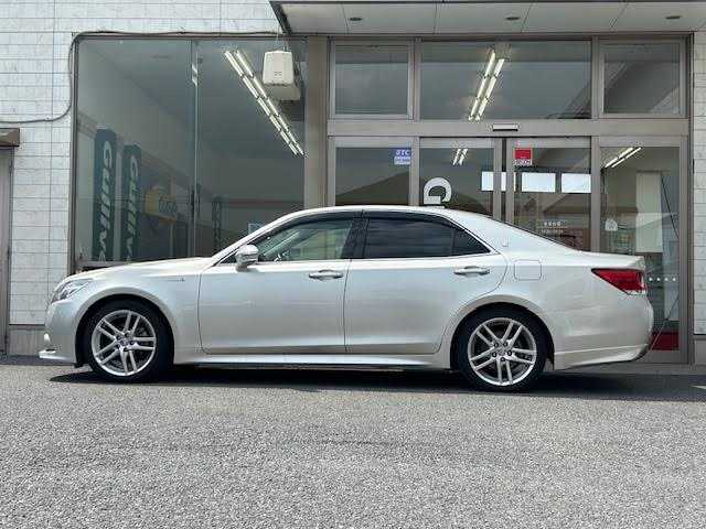 トヨタ クラウン ハイブリッド アスリートS 埼玉県 2013(平25)年 9.6万km プレシャスシルバー メーカーナビ/バックカメラ/クルーズコントロール/プッシュスタート/スマートキー/ETC/パワーシート/保証書/取扱説明書/スペアキー