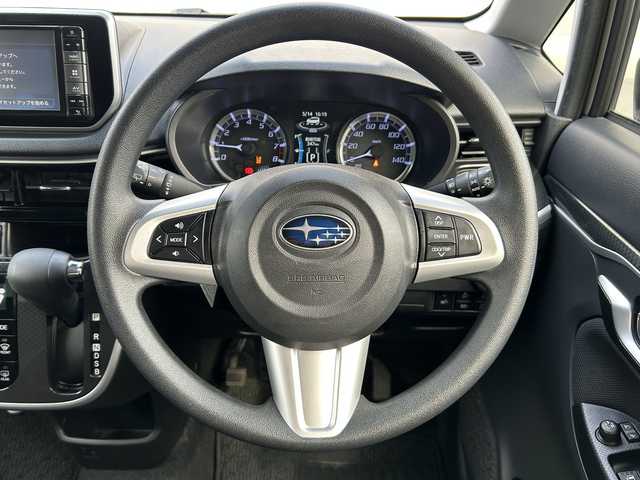 スバル ステラ カスタム R スマートアシスト 千葉県 2018(平30)年 1.3万km パール ワンオーナー/衝突被害低減ブレーキ/LEDヘッドライト/　・オートハイビーム/全方位カメラ/ナビ/フルセグTV/CD/DVD/Blue Tooth/アイドリングストップ