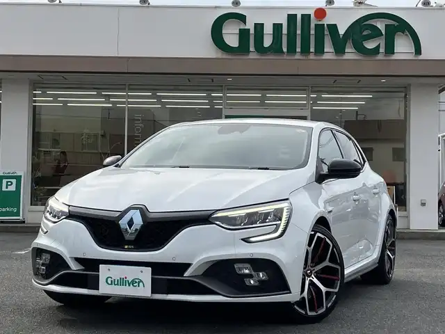 ルノー ルノー メガーヌ ルノースポール トロフィー 三重県 2024(令6)年 2.2万km パール ♪走行21630km/♪車検 令和9年3月20日迄/BOSEサウンド/レカロシート/アクティブブレーキ/車線逸脱警報/標識認識機能/コーナーセンサー/アダプティブクルーズコントロール/オートブレーキホールド/スマートキー×2/プッシュスタート/タッチスクリーン/・AUX・USB/・Bluetoothオーディオ/・Apple Car Play/・Android Auto/・スマホミラーリング/・バックカメラ/前後ドライブレコーダー/USBポート(充電)×2/アイドリングストップ/ブレンボキャリパー/純正19インチAW/LEDヘッドライト/LEDフォグライト/リアフォグライト/オートライト/オートワイパー/ウィンカーミラー/オートリトラクタブルミラー/パドルシフト/革巻ステアリング/ヘッドライトレベライザー/プライバシーガラス/フロアマット/ETC/サイド/カーテンエアバック