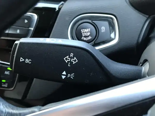 ＢＭＷ Ｘ１ xDrive 20i xライン ハイラインパッケージ 富山県 2015(平27)年 5.6万km 茶 4WD/サンルーフ/純正ナビ/Bluetooth/バックカメラ/衝突被害軽減ブレーキ/コーナーセンサー/レーンキープアシスト/レザーシート/ブラウンレザー調シートカバー/プッシュスタート/スマートキー/革巻きステアリング/シートヒーター/LEDヘッドライト/オートライト/ETC