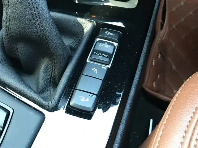 ＢＭＷ Ｘ１ xDrive 20i xライン ハイラインパッケージ 富山県 2015(平27)年 5.6万km 茶 4WD/サンルーフ/純正ナビ/Bluetooth/バックカメラ/衝突被害軽減ブレーキ/コーナーセンサー/レーンキープアシスト/レザーシート/ブラウンレザー調シートカバー/プッシュスタート/スマートキー/革巻きステアリング/シートヒーター/LEDヘッドライト/オートライト/ETC