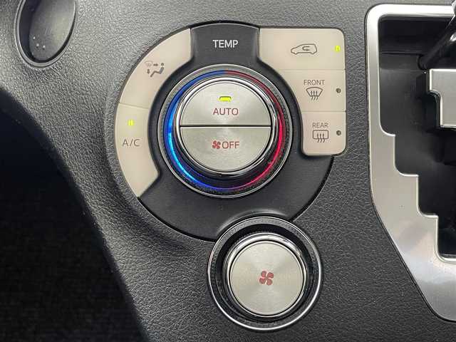 トヨタ シエンタ ハイブリッド G 愛知県 2016(平28)年 7.7万km エアーイエロー 純正ナビ　フルセグＴＶ　Ｂｌｕｅｔｏｏｔｈ　バックカメラ　両側電動スライド　ビルトインＥＴＣ　シートヒーター　ＬＥＤヘッドライト　純正１５インチＡＷ　スマートキー　プッシュスタート　オートライト　禁煙