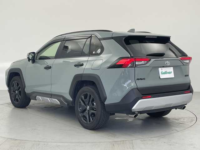 トヨタ ＲＡＶ４ アドベンチャー 愛知県 2023(令5)年 2.5万km アーバンカーキ トヨタセーフティセンス/・プリクラッシュセーフティ/・レーダークルーズコントロール/・レーントレーシングアシスト/・オートマチックハイビーム/クリアランスソナー/ブラインドスポットモニター/パーキングサポートブレーキ/純正10.5インチディスプレイオーディオ/・コネクティッドナビ/・バックカメラ/・フルセグTV/BT/ETC2.0/純正19インチAW/レザーシート/シートヒーター/ベンチレーション/パワーシート/シートメモリ/LEDヘッドライト/フォグランプ/革巻きステアリング/ステアリングヒーター/ルーフレール/フロアマット/スペアキー×１/取扱説明書/保証書