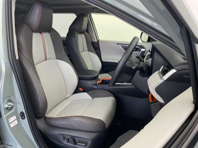 トヨタ ＲＡＶ４ アドベンチャー 愛知県 2023(令5)年 2.5万km アーバンカーキ トヨタセーフティセンス/・プリクラッシュセーフティ/・レーダークルーズコントロール/・レーントレーシングアシスト/・オートマチックハイビーム/クリアランスソナー/ブラインドスポットモニター/パーキングサポートブレーキ/純正10.5インチディスプレイオーディオ/・コネクティッドナビ/・バックカメラ/・フルセグTV/BT/ETC2.0/純正19インチAW/レザーシート/シートヒーター/ベンチレーション/パワーシート/シートメモリ/LEDヘッドライト/フォグランプ/革巻きステアリング/ステアリングヒーター/ルーフレール/フロアマット/スペアキー×１/取扱説明書/保証書