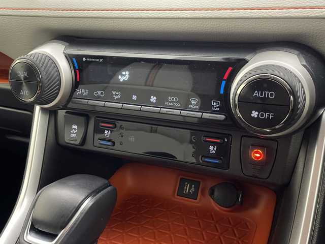 トヨタ ＲＡＶ４ アドベンチャー 愛知県 2023(令5)年 2.5万km アーバンカーキ トヨタセーフティセンス/・プリクラッシュセーフティ/・レーダークルーズコントロール/・レーントレーシングアシスト/・オートマチックハイビーム/クリアランスソナー/ブラインドスポットモニター/パーキングサポートブレーキ/純正10.5インチディスプレイオーディオ/・コネクティッドナビ/・バックカメラ/・フルセグTV/BT/ETC2.0/純正19インチAW/レザーシート/シートヒーター/ベンチレーション/パワーシート/シートメモリ/LEDヘッドライト/フォグランプ/革巻きステアリング/ステアリングヒーター/ルーフレール/フロアマット/スペアキー×１/取扱説明書/保証書