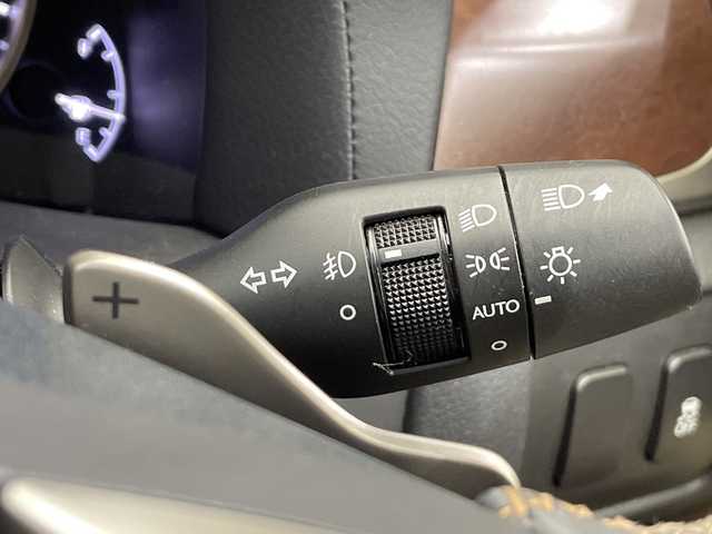 レクサス ＧＳ 350 バージョンL 栃木県 2013(平25)年 4.2万km ホワイトパールクリスタルシャイン 純正ナビ/(フルセグTV・Bluetooth・CD・DVD・USB・HDD・AUX)/バックカメラ　/本革シート(ベージュ)/全席シートヒーター/前席シートクーラー/クルーズコントロール/パドルシフト/電動パーキングブレーキ/リア電動サンシェード/ウッドコンビハンドル/前席パワーシート(メモリー機能付き)/ダブルオートエアコン/ビルトインETC/HIDヘッドライト/オートライト/フロントフォグランプ/レーダー/ドアバイザー/スマートキー/スペアキー/カードキー/取扱説明書/保証書