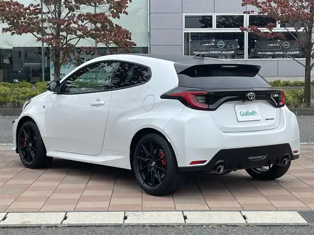 トヨタ ＧＲヤリス RZ ハイパフォーマンス 福島県 2020(令2)年 0.9万km プラチナホワイトパールマイカ JBLサウンドシステム/トヨタセーフティセンス/プリクラッシュセーフティ/レーントレーシングアシスト/レーダークルーズコントロール/レーントレーシングアシスト/オートマチックハイビーム/ロードサインアシスト/先行車発進告知機能/ブラインドスポットモニター/純正ディスプレイオーディオ/【USB/BT/Miracast/ナビ機能】/バックカメラ/ドライブレコーダー/ビルトインETC2.0/ヘッドアップディスプレイ/LEDオートライト/LEDフォグランプ/純正フロアマット