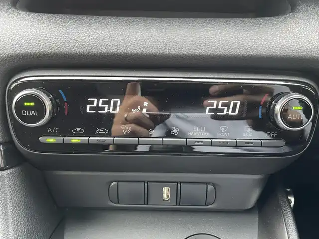 トヨタ ＧＲヤリス RZ ハイパフォーマンス 福島県 2020(令2)年 0.9万km プラチナホワイトパールマイカ JBLサウンドシステム/トヨタセーフティセンス/プリクラッシュセーフティ/レーントレーシングアシスト/レーダークルーズコントロール/レーントレーシングアシスト/オートマチックハイビーム/ロードサインアシスト/先行車発進告知機能/ブラインドスポットモニター/純正ディスプレイオーディオ/【USB/BT/Miracast/ナビ機能】/バックカメラ/ドライブレコーダー/ビルトインETC2.0/ヘッドアップディスプレイ/LEDオートライト/LEDフォグランプ/純正フロアマット