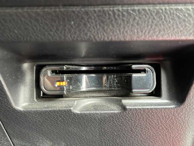 トヨタ ヴィッツ F 京都府 2014(平26)年 7.2万km スーパーレッドⅤ 社外メモリナビ/リモコンキー/ETC